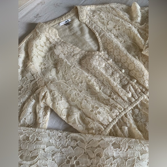 Amuse Society Camio L/S Woven Top. Cream colored lace, 100% Cotton NWT - Picture 4 of 7